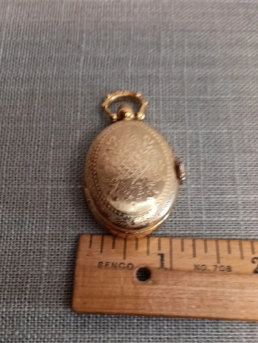 Gold Tone Pendant Watch Quartz Locket Style No Chain - Picture 7 of 7